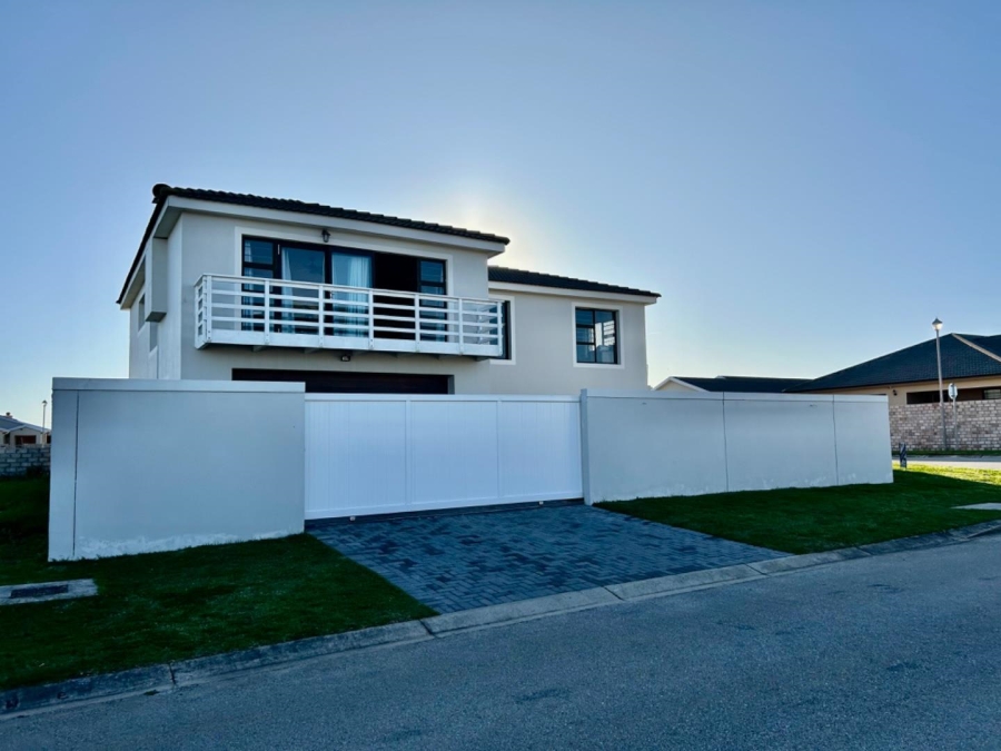4 Bedroom Property for Sale in Fountains Estate Eastern Cape